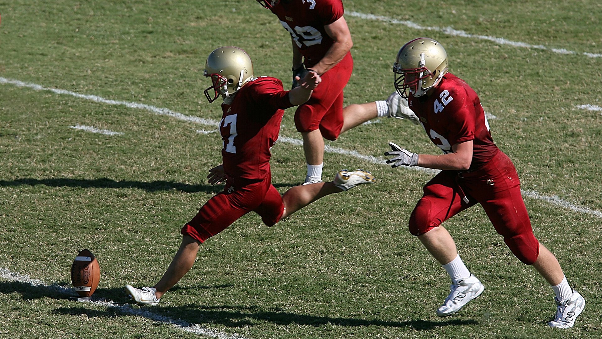 C罗对阵老东家完成梅开二度，c罗对视